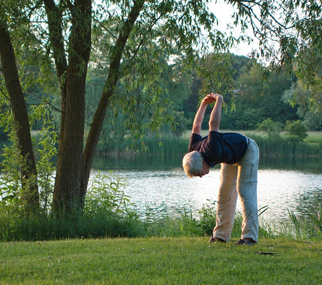 5 Simple Habits that Can Help Seniors Live Healthier Lives